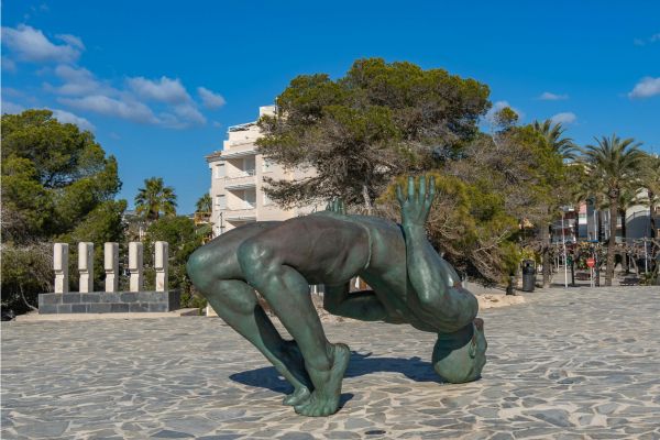 escultura castillo de moraira