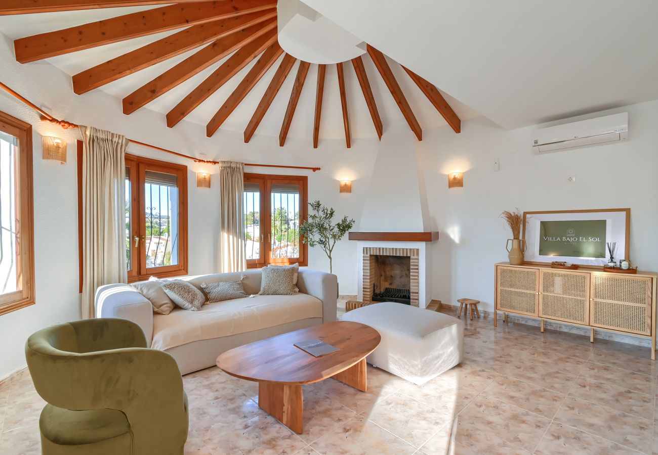 Villa in Moraira - Elegante Villa mit Platz für 8 Personen. – Privates Grundstück von 773 m² mit Garten und Terrasse.