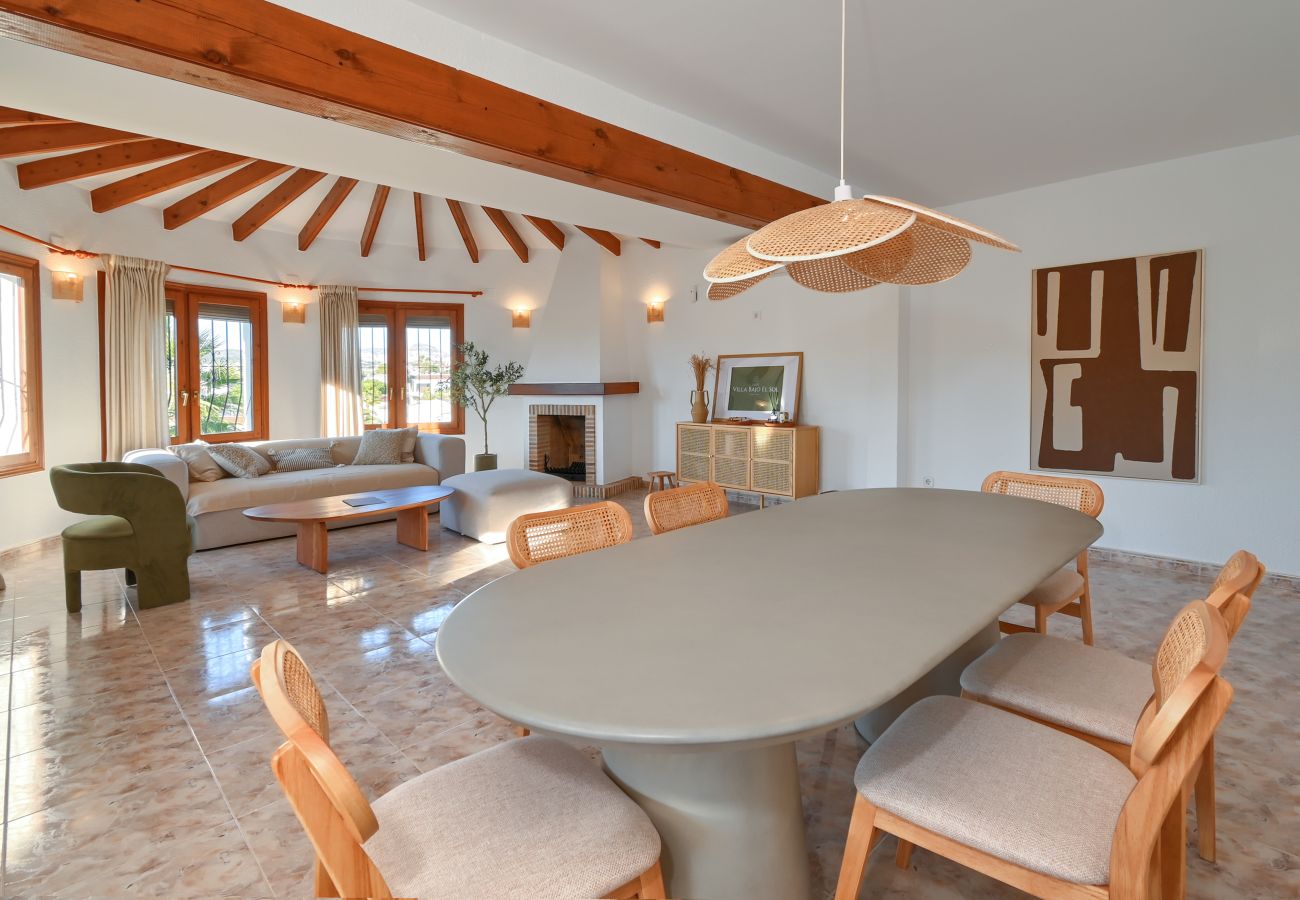 Villa in Moraira - Elegante Villa mit Platz für 8 Personen. – Privates Grundstück von 773 m² mit Garten und Terrasse.