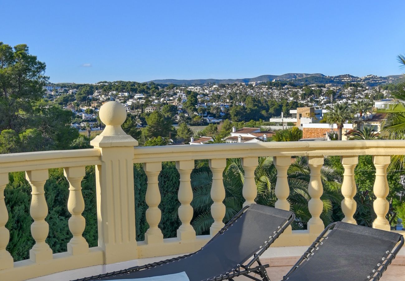 Villa in Moraira - Elegante Villa mit Platz für 8 Personen. – Privates Grundstück von 773 m² mit Garten und Terrasse.