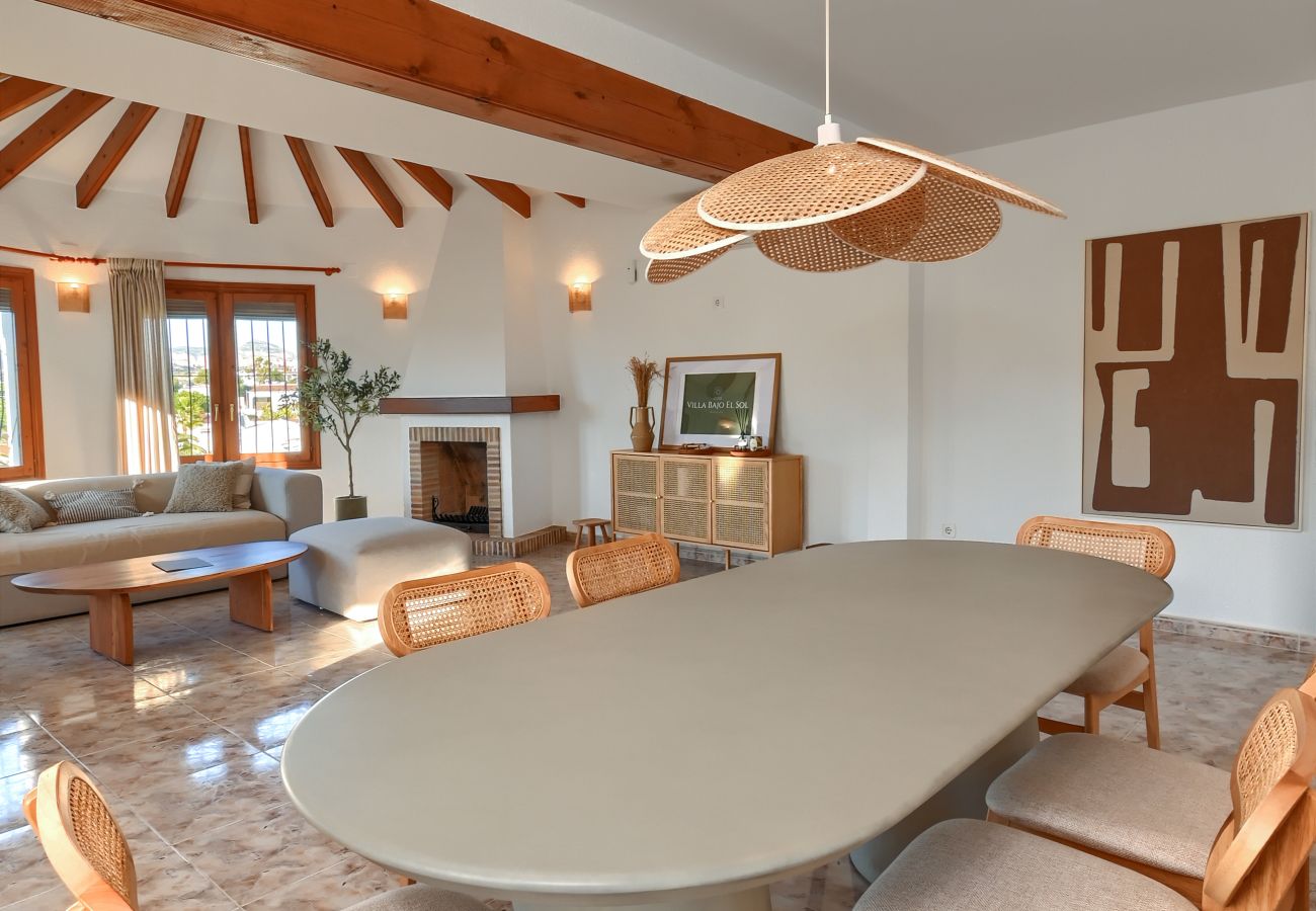 Villa in Moraira - Elegante Villa mit Platz für 8 Personen. – Privates Grundstück von 773 m² mit Garten und Terrasse.